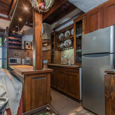 F & B Summer Collection - Kassandra - Fourka شقة