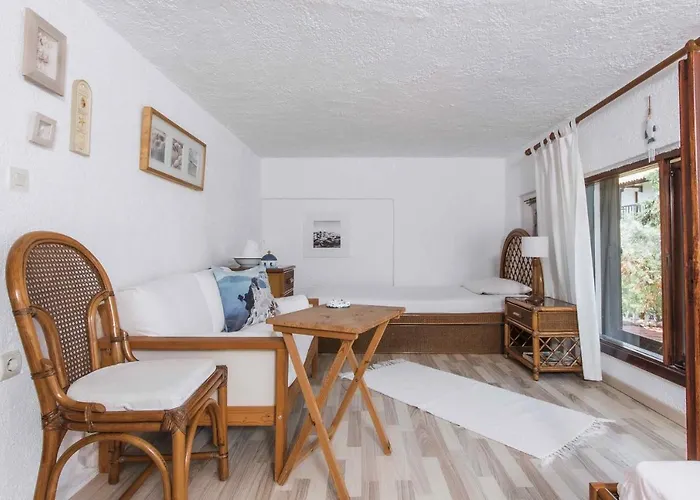 F & B Summer Collection - Kassandra - Fourka * Skála Foúrkas